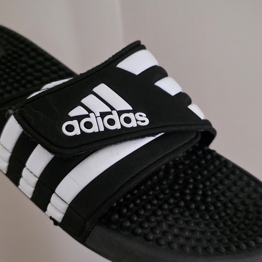 Adidas Adissage Slides – Size 9 – Unisex - Picture 6 of 6